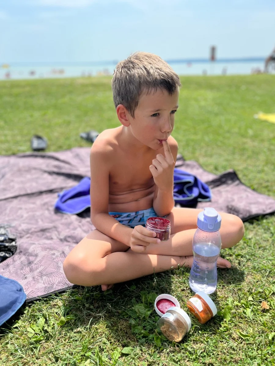 wellvital fenyevo gyerek strandon nyari mentocsomag zoldseg gyumolcs kristaly 1 - WellVital